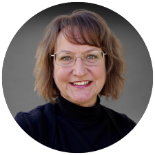 katie tweit website headshot