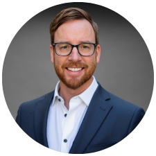 ryan evans website headshot