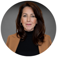 stacy honeycutt website headshot