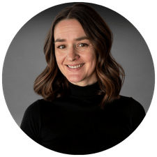 tricia traynor website headshot